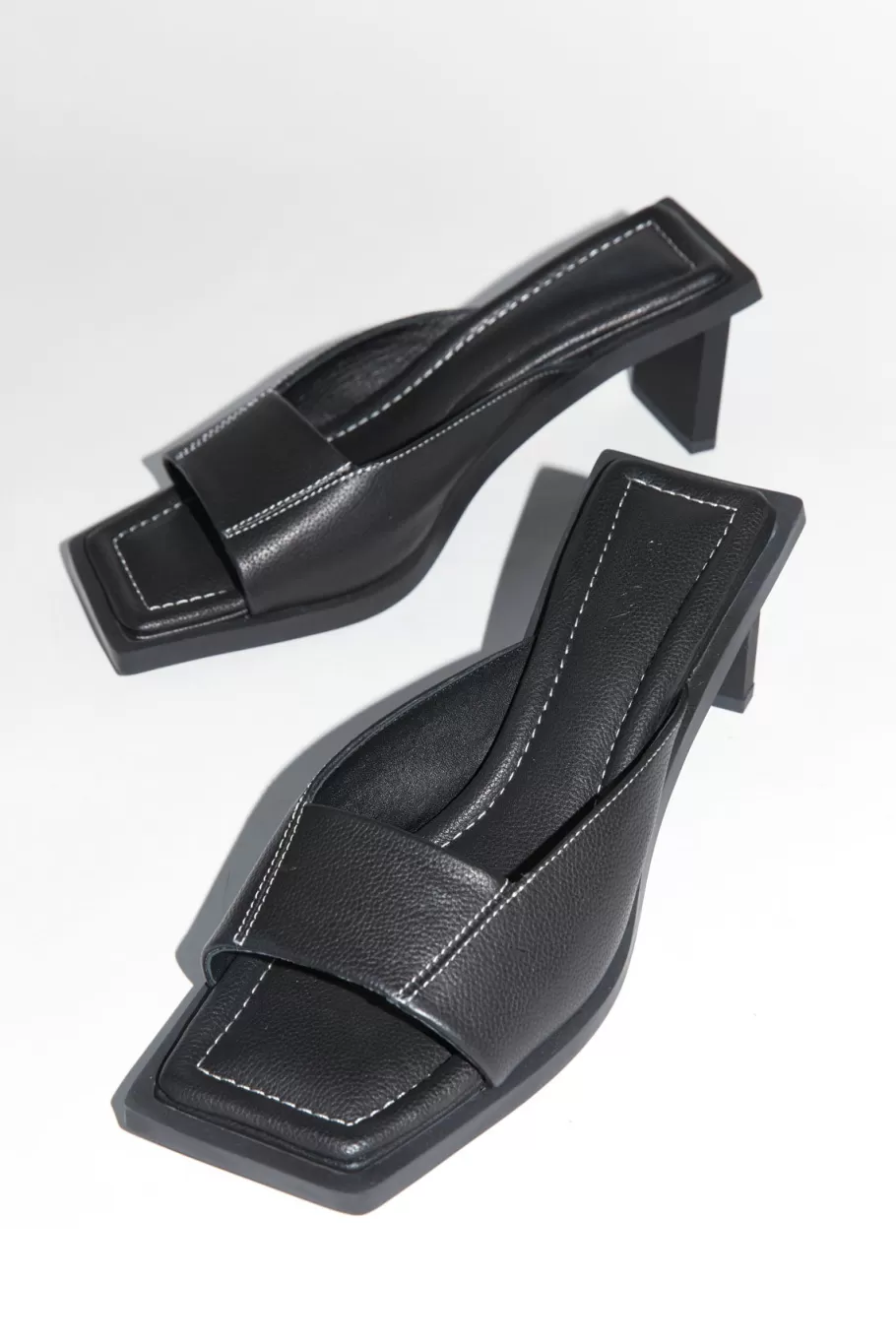 Heels | St. Agni Contrast Stitch Heel - Black