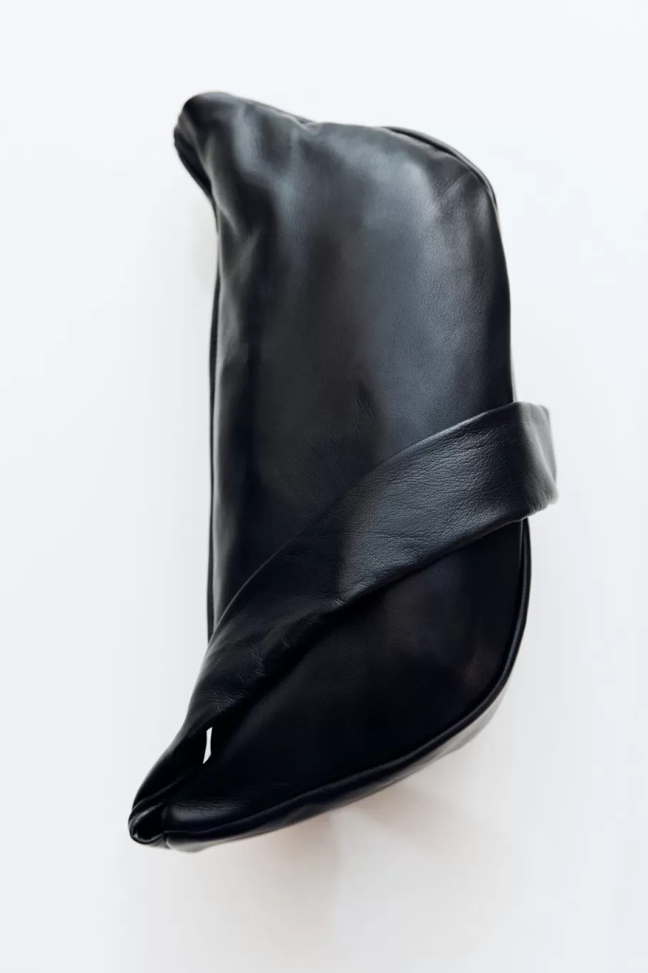 Unisex | Bags | St. Agni Soft Crescent Bag - BLACK